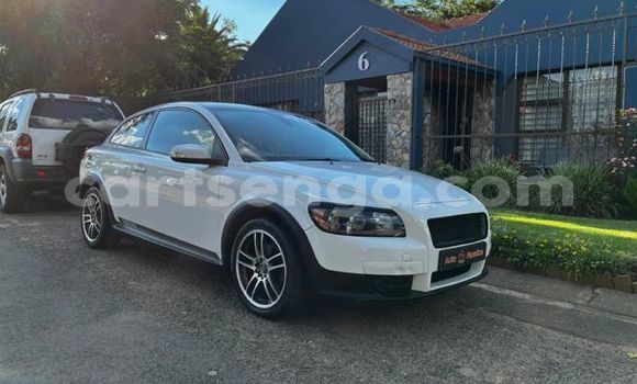 Nunua Ilio tumika Volvo C30 White Gari ndani ya Ezulwini nchini Hhohho Nunua Ilio tumika Volvo C30 White Gari ndani ya Ezulwini nchini Hhohho