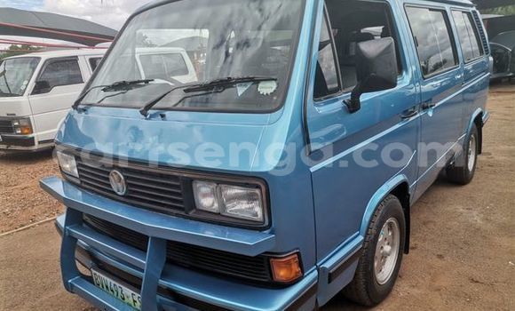 Buy Used Volkswagen Caravelle Blue Car in Mbabane in Manzini