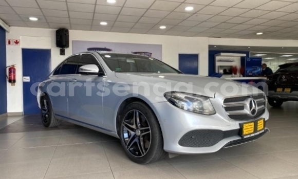 Acheter Occasion Voiture Mercedes‒Benz E–Class Gris à Ezulwini, Hhohho Acheter Occasion Voiture Mercedes‒Benz E–Class Gris à Ezulwini, Hhohho