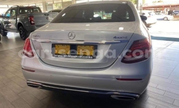 Buy Used Mercedes‒Benz E–Class Silver Car in Ezulwini in Hhohho Buy Used Mercedes‒Benz E–Class Silver Car in Ezulwini in Hhohho