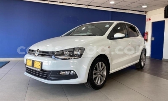 Nunua Ilio tumika Volkswagen Polo White Gari ndani ya Ezulwini nchini Hhohho Nunua Ilio tumika Volkswagen Polo White Gari ndani ya Ezulwini nchini Hhohho
