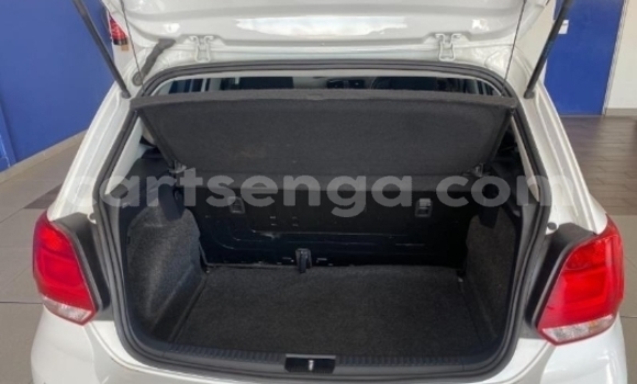 Nunua Ilio tumika Volkswagen Polo White Gari ndani ya Ezulwini nchini Hhohho Nunua Ilio tumika Volkswagen Polo White Gari ndani ya Ezulwini nchini Hhohho