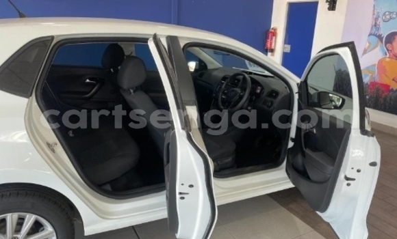 Nunua Ilio tumika Volkswagen Polo White Gari ndani ya Ezulwini nchini Hhohho Nunua Ilio tumika Volkswagen Polo White Gari ndani ya Ezulwini nchini Hhohho