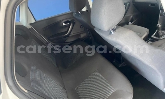 Nunua Ilio tumika Volkswagen Polo White Gari ndani ya Ezulwini nchini Hhohho Nunua Ilio tumika Volkswagen Polo White Gari ndani ya Ezulwini nchini Hhohho