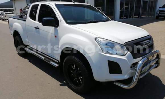 Buy Used Isuzu KB White Car in Hluti in Shiselweni District Buy Used Isuzu KB White Car in Hluti in Shiselweni District