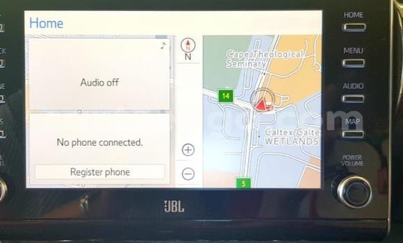 Buy Used Toyota Hilux White Car in Ezulwini in Hhohho Buy Used Toyota Hilux White Car in Ezulwini in Hhohho