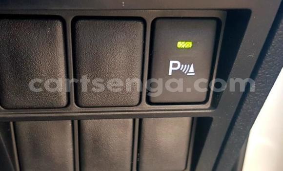 Buy Used Toyota Hilux White Car in Ezulwini in Hhohho Buy Used Toyota Hilux White Car in Ezulwini in Hhohho