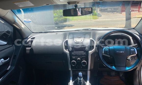 Buy Used Isuzu KB White Car in Big Bend in Lubombo District Buy Used Isuzu KB White Car in Big Bend in Lubombo District