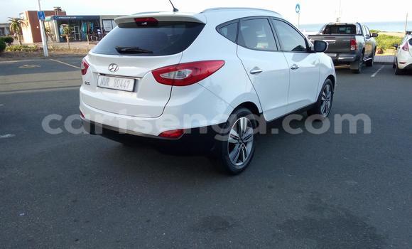 Nunua Ilio tumika Hyundai Genesis White Gari ndani ya Ezulwini nchini Hhohho Nunua Ilio tumika Hyundai Genesis White Gari ndani ya Ezulwini nchini Hhohho