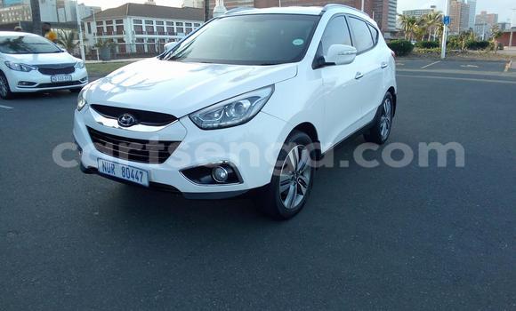 Nunua Ilio tumika Hyundai Genesis White Gari ndani ya Ezulwini nchini Hhohho Nunua Ilio tumika Hyundai Genesis White Gari ndani ya Ezulwini nchini Hhohho