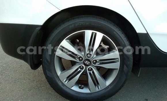 Nunua Ilio tumika Hyundai Genesis White Gari ndani ya Ezulwini nchini Hhohho Nunua Ilio tumika Hyundai Genesis White Gari ndani ya Ezulwini nchini Hhohho