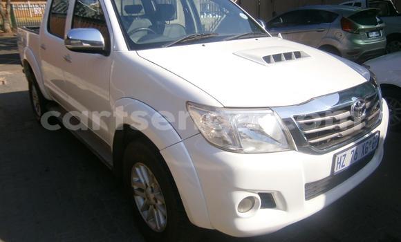 Buy Used Toyota Hilux White Car in Ezulwini in Hhohho