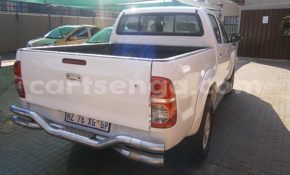 Nunua Ilio tumika Toyota Hilux White Gari ndani ya Ezulwini nchini Hhohho Nunua Ilio tumika Toyota Hilux White Gari ndani ya Ezulwini nchini Hhohho