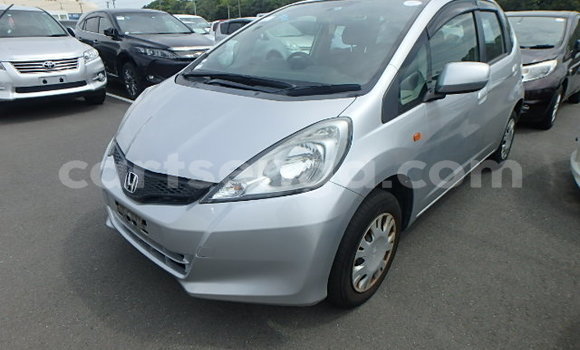 Nunua Ilio tumika Honda FIT Silver Gari ndani ya Import - Dubai nchini Hhohho