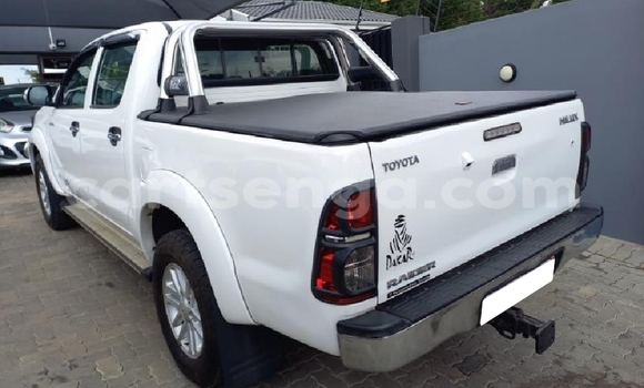 Nunua Ilio tumika Toyota Hilux White Gari ndani ya Manzini nchini Manzini Nunua Ilio tumika Toyota Hilux White Gari ndani ya Manzini nchini Manzini
