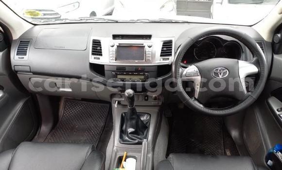 Nunua Ilio tumika Toyota Hilux White Gari ndani ya Manzini nchini Manzini Nunua Ilio tumika Toyota Hilux White Gari ndani ya Manzini nchini Manzini