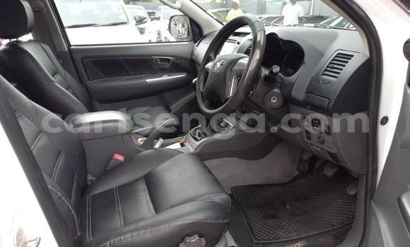 Nunua Ilio tumika Toyota Hilux White Gari ndani ya Manzini nchini Manzini Nunua Ilio tumika Toyota Hilux White Gari ndani ya Manzini nchini Manzini