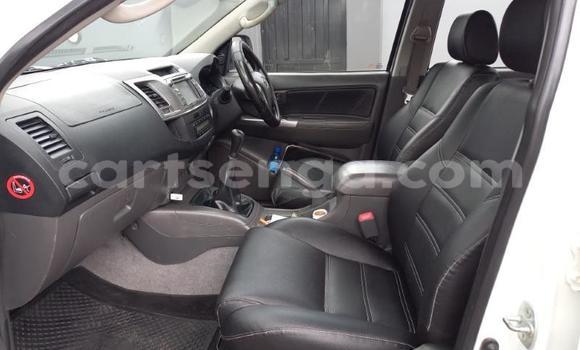 Nunua Ilio tumika Toyota Hilux White Gari ndani ya Manzini nchini Manzini Nunua Ilio tumika Toyota Hilux White Gari ndani ya Manzini nchini Manzini