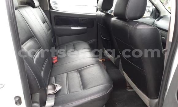 Nunua Ilio tumika Toyota Hilux White Gari ndani ya Manzini nchini Manzini Nunua Ilio tumika Toyota Hilux White Gari ndani ya Manzini nchini Manzini