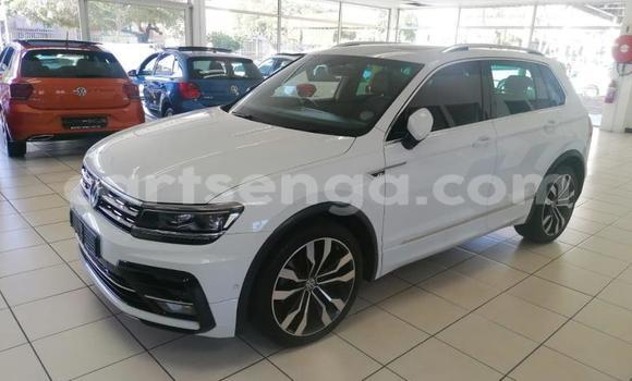 Nunua Ilio tumika Volkswagen Tiguan White Gari ndani ya Bhunya nchini Manzini Nunua Ilio tumika Volkswagen Tiguan White Gari ndani ya Bhunya nchini Manzini