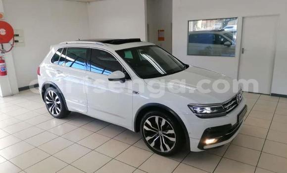 Nunua Ilio tumika Volkswagen Tiguan White Gari ndani ya Bhunya nchini Manzini Nunua Ilio tumika Volkswagen Tiguan White Gari ndani ya Bhunya nchini Manzini