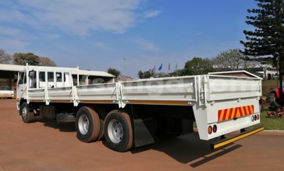 Nunua Ilio tumika Nissan UD White Lori ndani ya Ezulwini nchini Hhohho Nunua Ilio tumika Nissan UD White Lori ndani ya Ezulwini nchini Hhohho