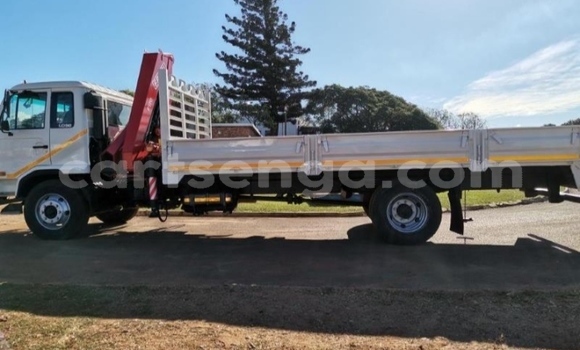 Nunua Ilio tumika Nissan UD White Lori ndani ya Manzini nchini Manzini Nunua Ilio tumika Nissan UD White Lori ndani ya Manzini nchini Manzini