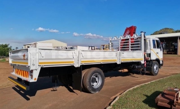 Nunua Ilio tumika Nissan UD White Lori ndani ya Manzini nchini Manzini Nunua Ilio tumika Nissan UD White Lori ndani ya Manzini nchini Manzini