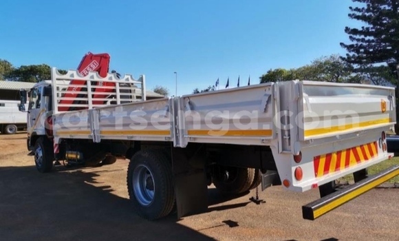 Nunua Ilio tumika Nissan UD White Lori ndani ya Manzini nchini Manzini Nunua Ilio tumika Nissan UD White Lori ndani ya Manzini nchini Manzini