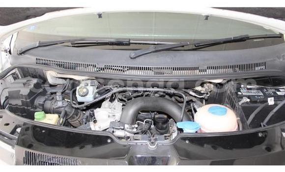 Buy Used Volkswagen Caravelle White Car in Big Bend in Lubombo District Buy Used Volkswagen Caravelle White Car in Big Bend in Lubombo District