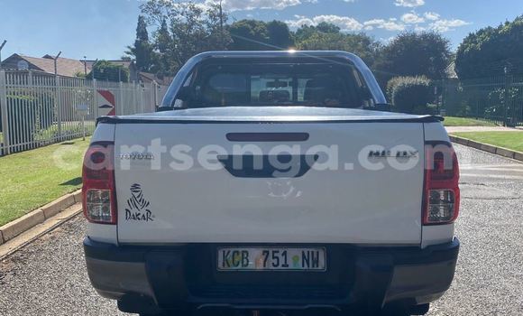Nunua Ilio tumika Toyota Hilux White Gari ndani ya Ezulwini nchini Hhohho Nunua Ilio tumika Toyota Hilux White Gari ndani ya Ezulwini nchini Hhohho