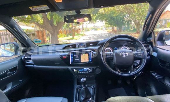 Nunua Ilio tumika Toyota Hilux White Gari ndani ya Ezulwini nchini Hhohho Nunua Ilio tumika Toyota Hilux White Gari ndani ya Ezulwini nchini Hhohho