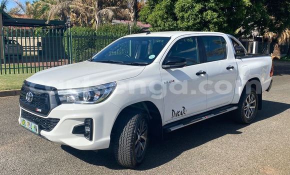 Nunua Ilio tumika Toyota Hilux White Gari ndani ya Ezulwini nchini Hhohho Nunua Ilio tumika Toyota Hilux White Gari ndani ya Ezulwini nchini Hhohho