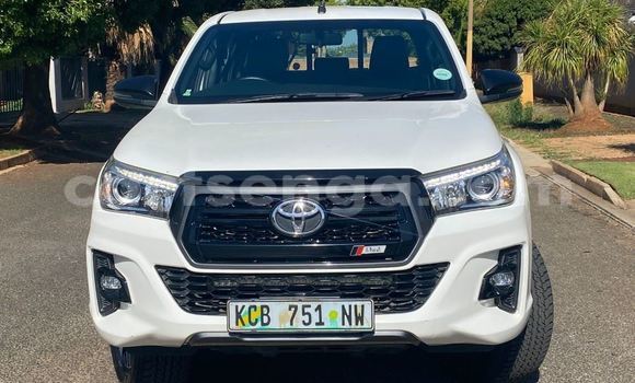 Nunua Ilio tumika Toyota Hilux White Gari ndani ya Ezulwini nchini Hhohho Nunua Ilio tumika Toyota Hilux White Gari ndani ya Ezulwini nchini Hhohho