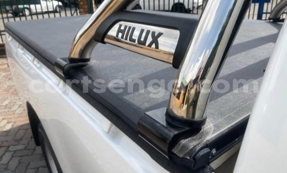 Buy Used Toyota Hilux White Car in Ezulwini in Hhohho Buy Used Toyota Hilux White Car in Ezulwini in Hhohho
