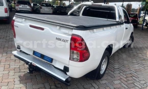 Buy Used Toyota Hilux White Car in Ezulwini in Hhohho Buy Used Toyota Hilux White Car in Ezulwini in Hhohho