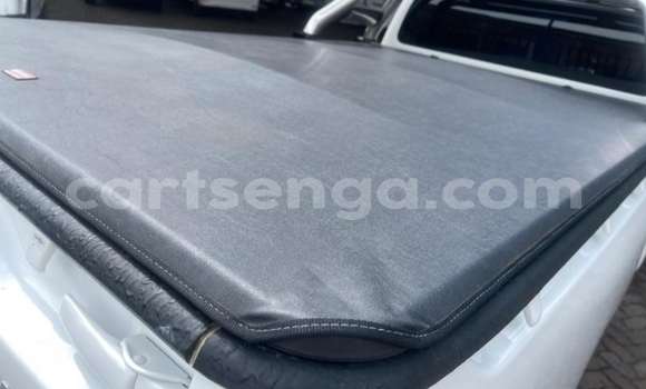 Buy Used Toyota Hilux White Car in Ezulwini in Hhohho Buy Used Toyota Hilux White Car in Ezulwini in Hhohho