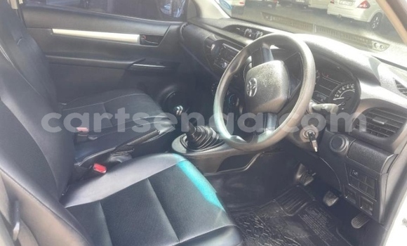 Buy Used Toyota Hilux White Car in Ezulwini in Hhohho Buy Used Toyota Hilux White Car in Ezulwini in Hhohho