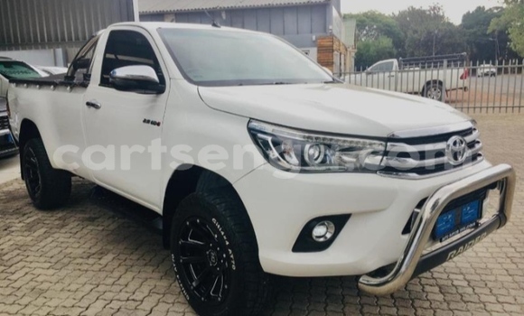 Buy Used Toyota Hilux White Car in Ezulwini in Hhohho