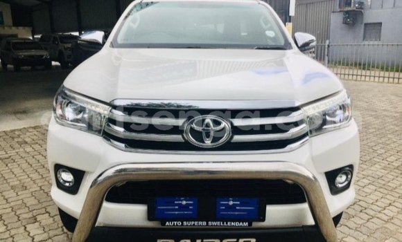 Buy Used Toyota Hilux White Car in Ezulwini in Hhohho Buy Used Toyota Hilux White Car in Ezulwini in Hhohho