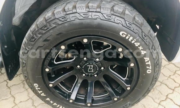 Buy Used Toyota Hilux White Car in Ezulwini in Hhohho Buy Used Toyota Hilux White Car in Ezulwini in Hhohho