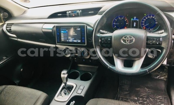 Buy Used Toyota Hilux White Car in Ezulwini in Hhohho Buy Used Toyota Hilux White Car in Ezulwini in Hhohho