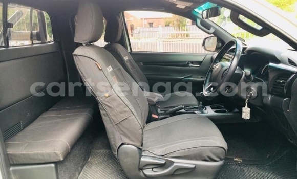 Buy Used Toyota Hilux White Car in Ezulwini in Hhohho Buy Used Toyota Hilux White Car in Ezulwini in Hhohho