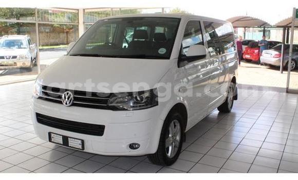 Buy Used Volkswagen Caravelle White Car in Big Bend in Lubombo District Buy Used Volkswagen Caravelle White Car in Big Bend in Lubombo District