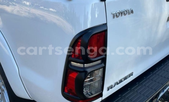 Buy Used Toyota Hilux White Car in Ezulwini in Hhohho Buy Used Toyota Hilux White Car in Ezulwini in Hhohho