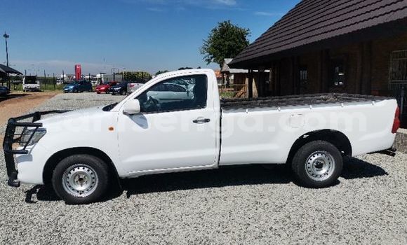 Buy Used Toyota Hilux White Car in Tshaneni in Lubombo Buy Used Toyota Hilux White Car in Tshaneni in Lubombo