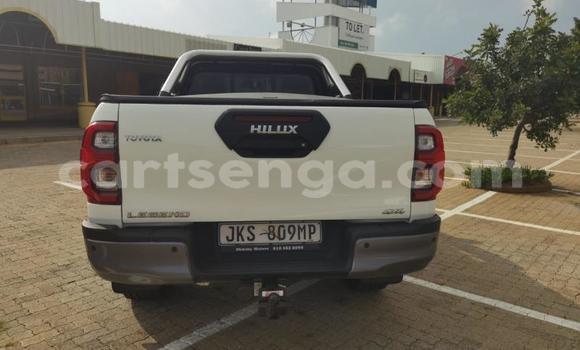 Nunua Ilio tumika Toyota Hilux White Gari ndani ya Big Bend nchini Wilaya ya Lubombo Nunua Ilio tumika Toyota Hilux White Gari ndani ya Big Bend nchini Wilaya ya Lubombo