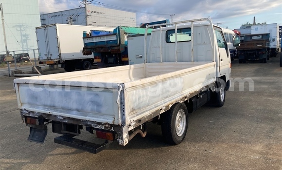 Nunua Ilio tumika Toyota Dyna White Lori ndani ya Big Bend nchini Wilaya ya Lubombo Nunua Ilio tumika Toyota Dyna White Lori ndani ya Big Bend nchini Wilaya ya Lubombo