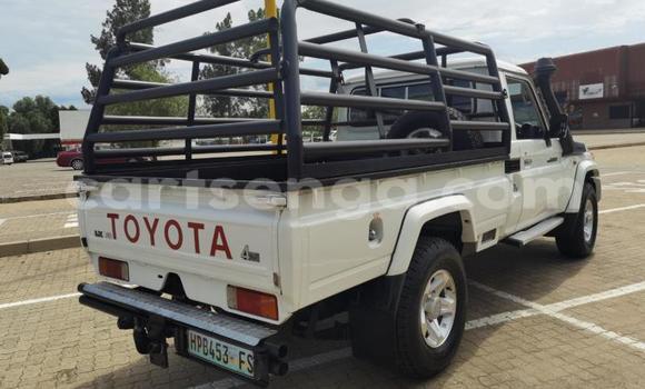 Buy Used Toyota Land Cruiser White Car in Big Bend in Lubombo District Buy Used Toyota Land Cruiser White Car in Big Bend in Lubombo District