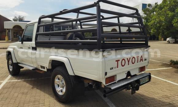 Buy Used Toyota Land Cruiser White Car in Big Bend in Lubombo District Buy Used Toyota Land Cruiser White Car in Big Bend in Lubombo District